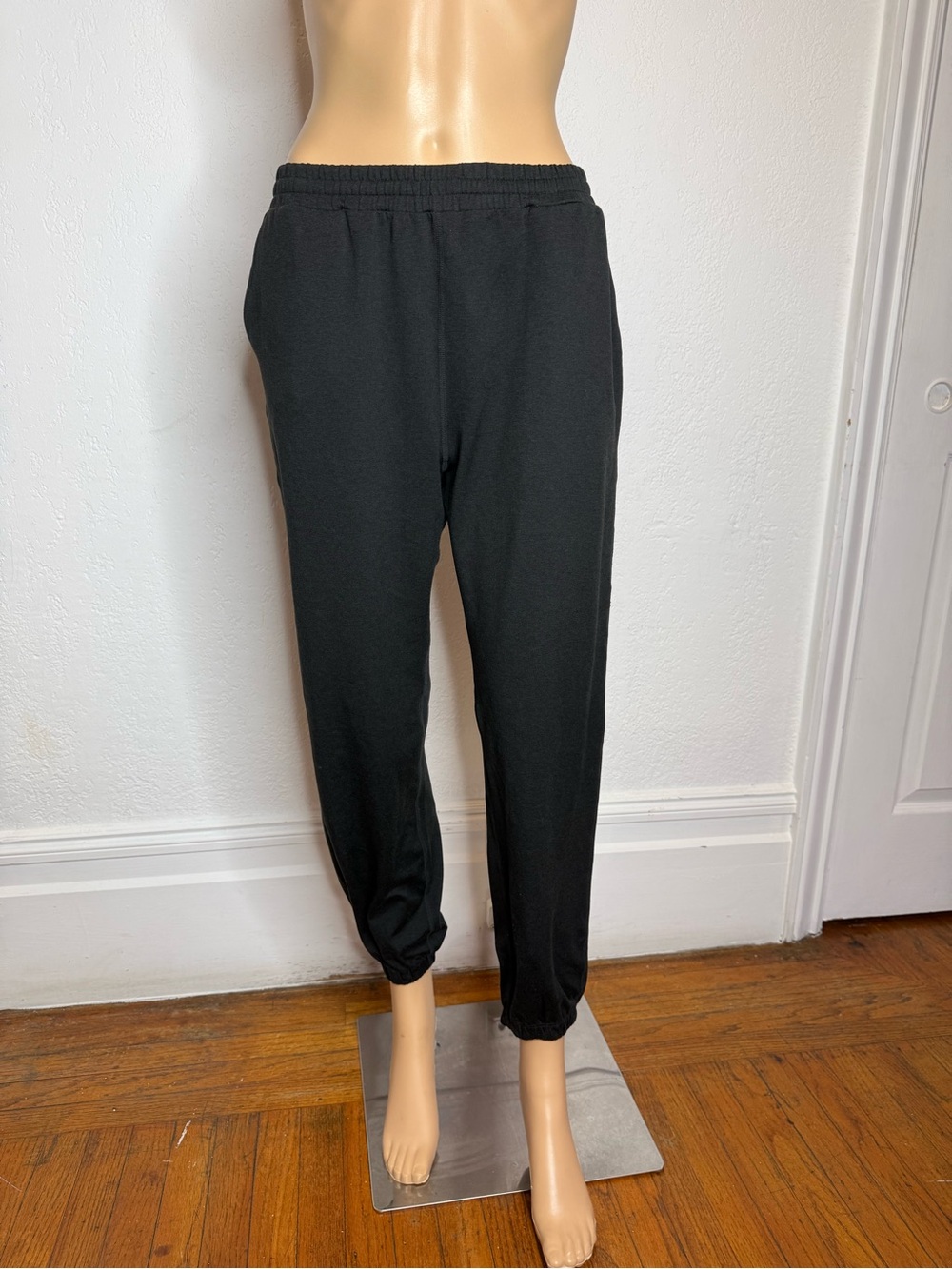 Vuori Boyfriend Jogger Pants Black Heather Athletic VW457  Women’s Size M